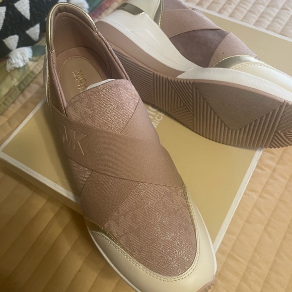 Michael Kors Geena Logo Print Slip-On Platform Trainers - Picture 4 of 6